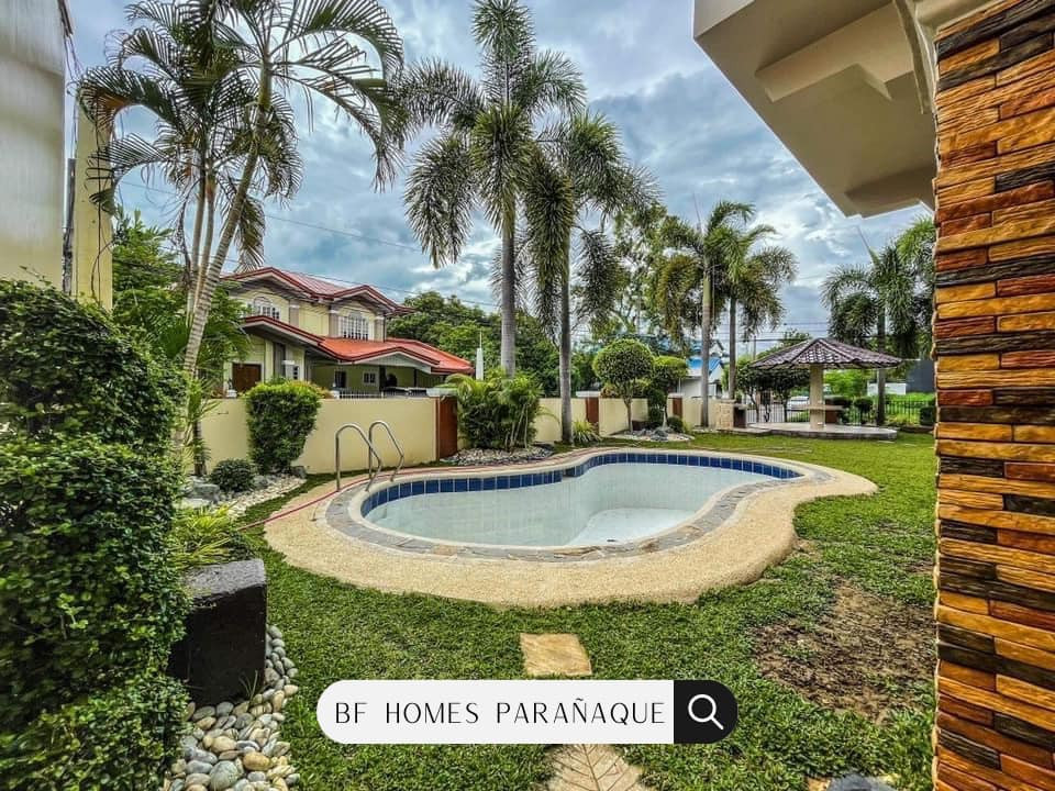 BF Homes Parañaque Corner House and Lot photo 3