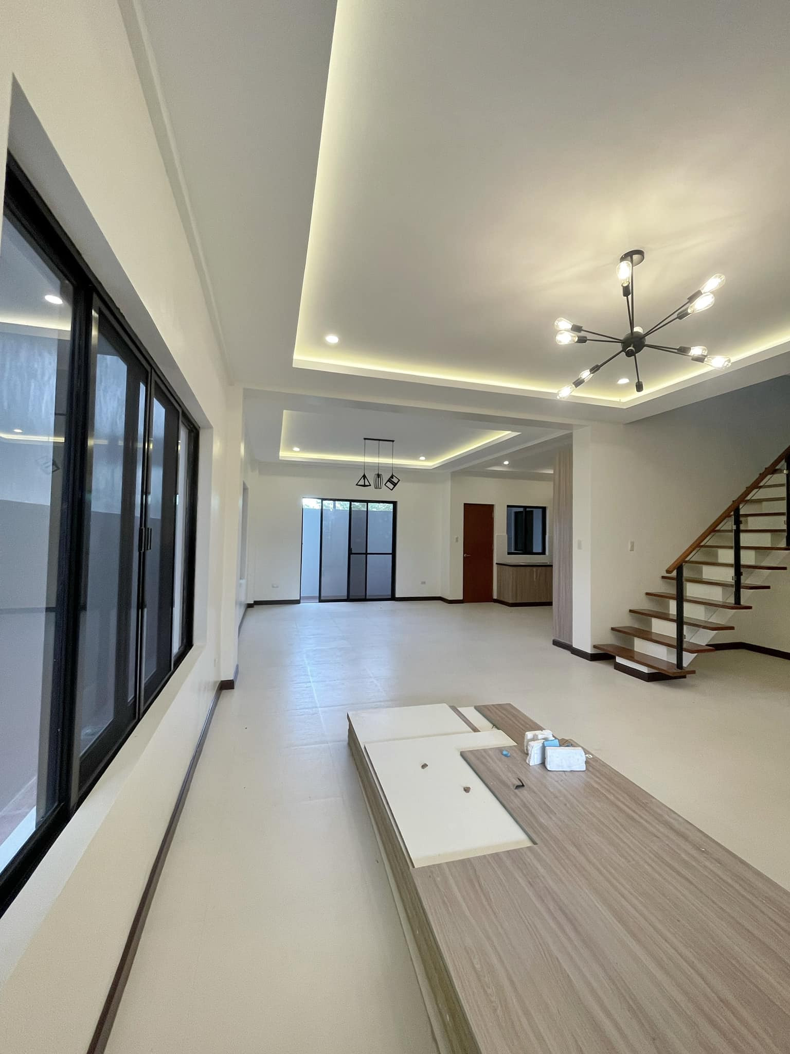Brand New Modern 3-Storey House for Sale photo 4