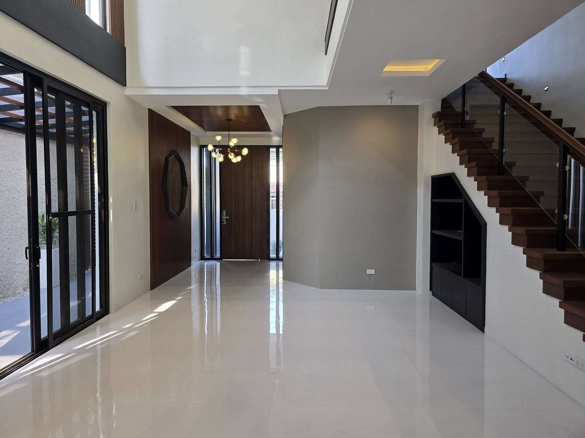 Snatch this Brand-New 5-Bedroom House in BF Homes, photo 3