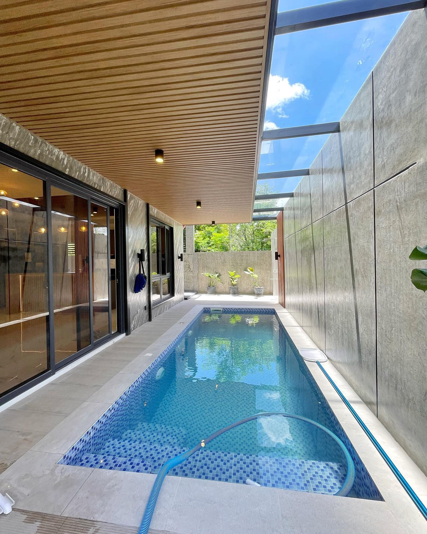 Modern Elegant Luxurious House for Sale in Taytay Rizal photo 1