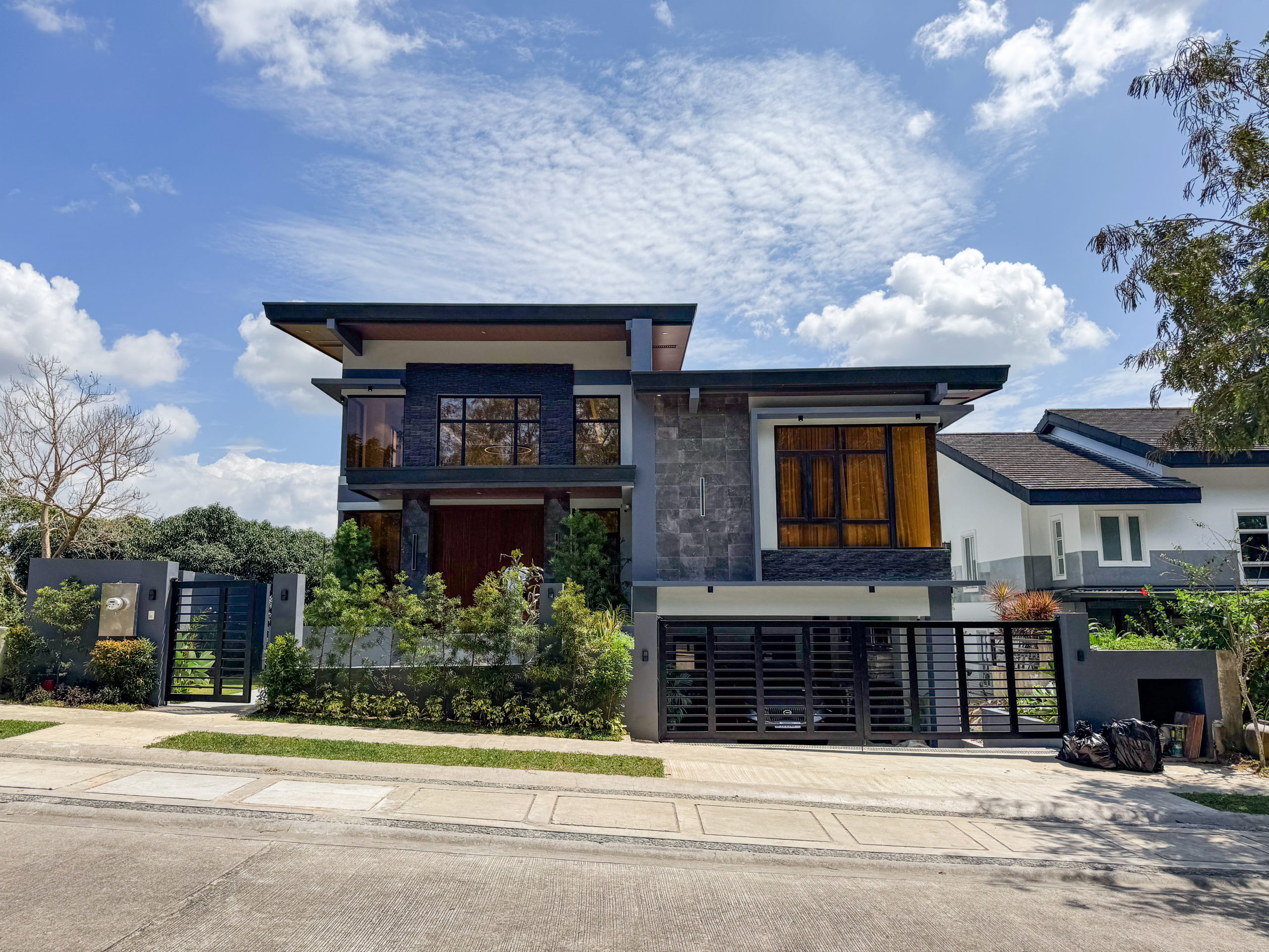 A Stoic 5 Bedroom House in Ayala Westgrove Heights photo 1