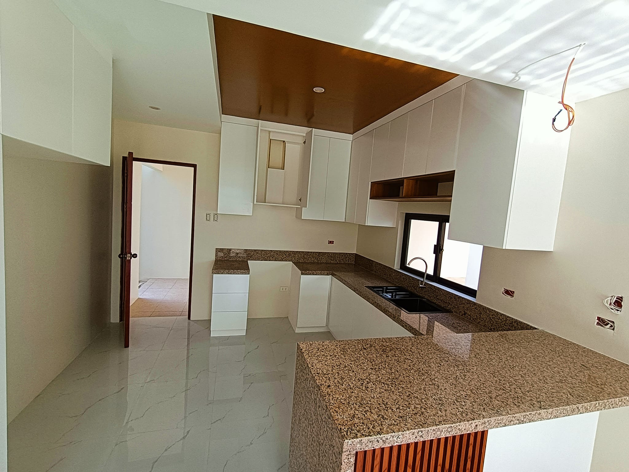 2-STOREY 4 BEDROOMS RESIDENCE IN PAMPANGA photo 2
